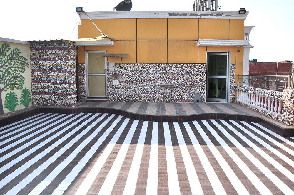 Sun Hotel Agra Buitenkant foto