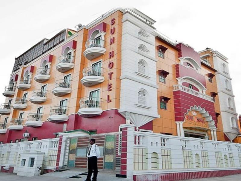 Sun Hotel Agra Buitenkant foto