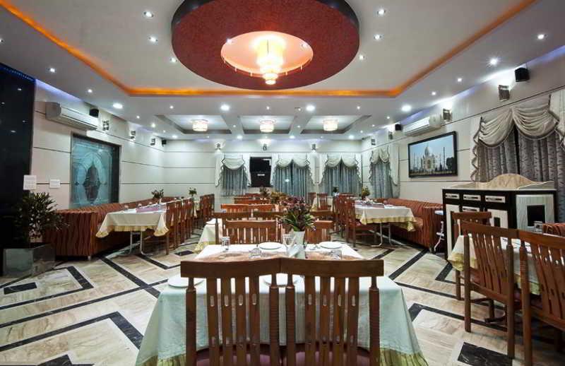 Sun Hotel Agra Buitenkant foto