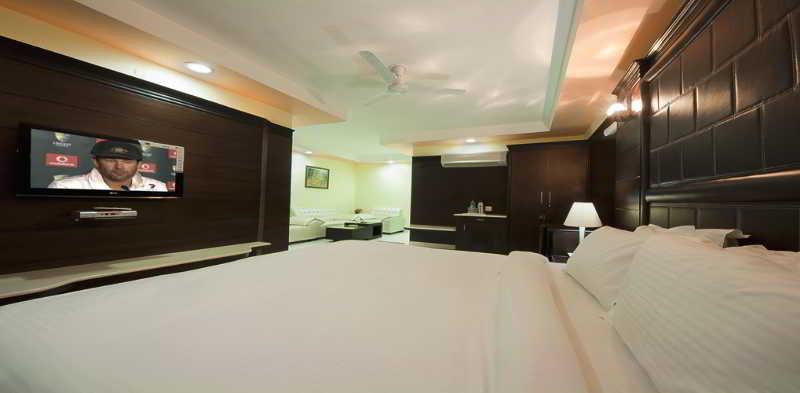 Sun Hotel Agra Buitenkant foto